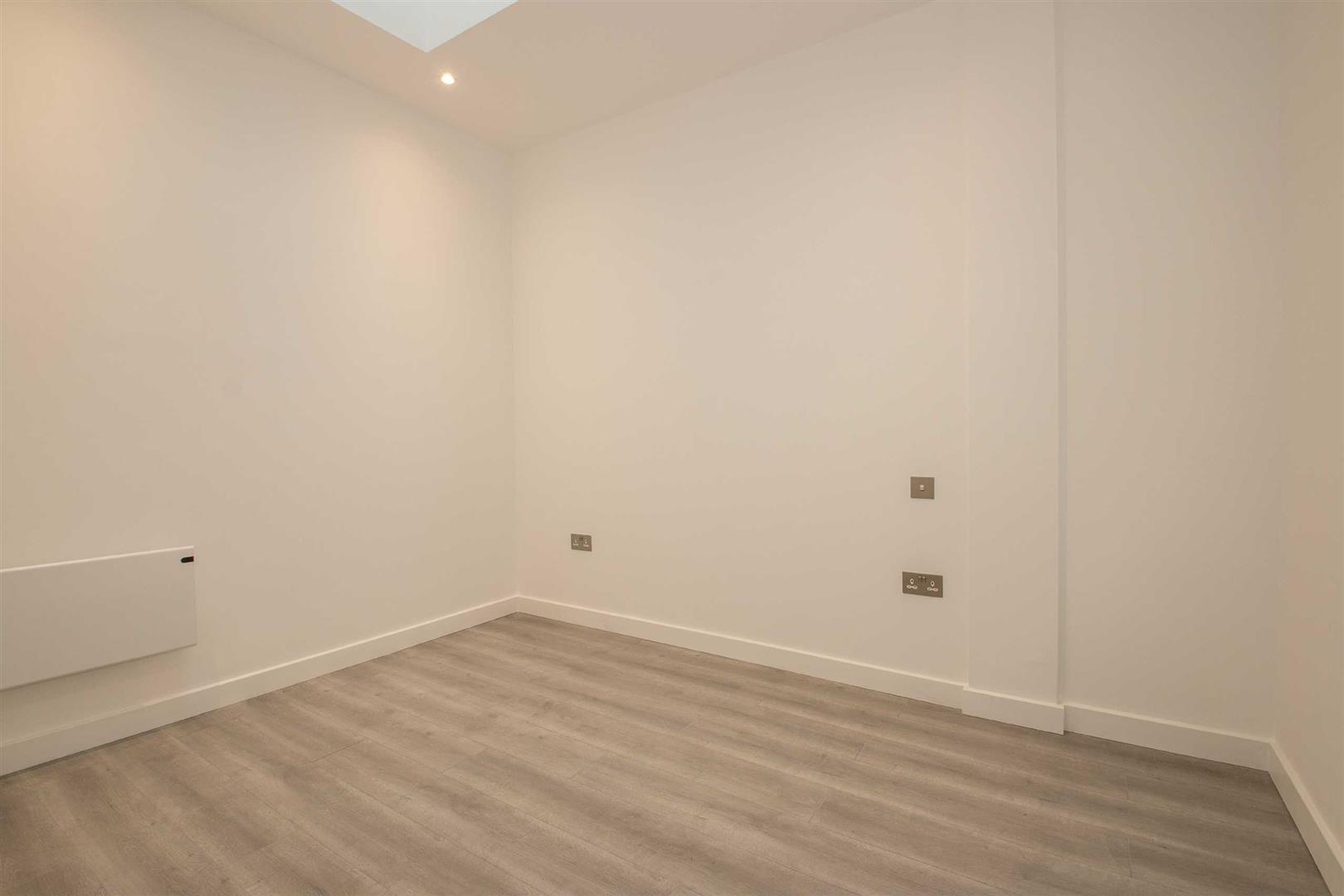 2 Foxhunter Drive, Linford Wood, Milton Keynes